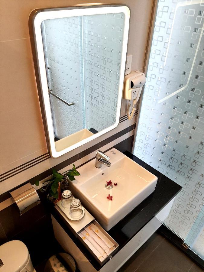 Dong Hai Hotel _ Rạch Giá Eksteriør billede
